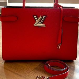 100% Authentic 
LOUIS VUITTON Preowned 
Coquelicot Epi Leather Twist Tote Bag